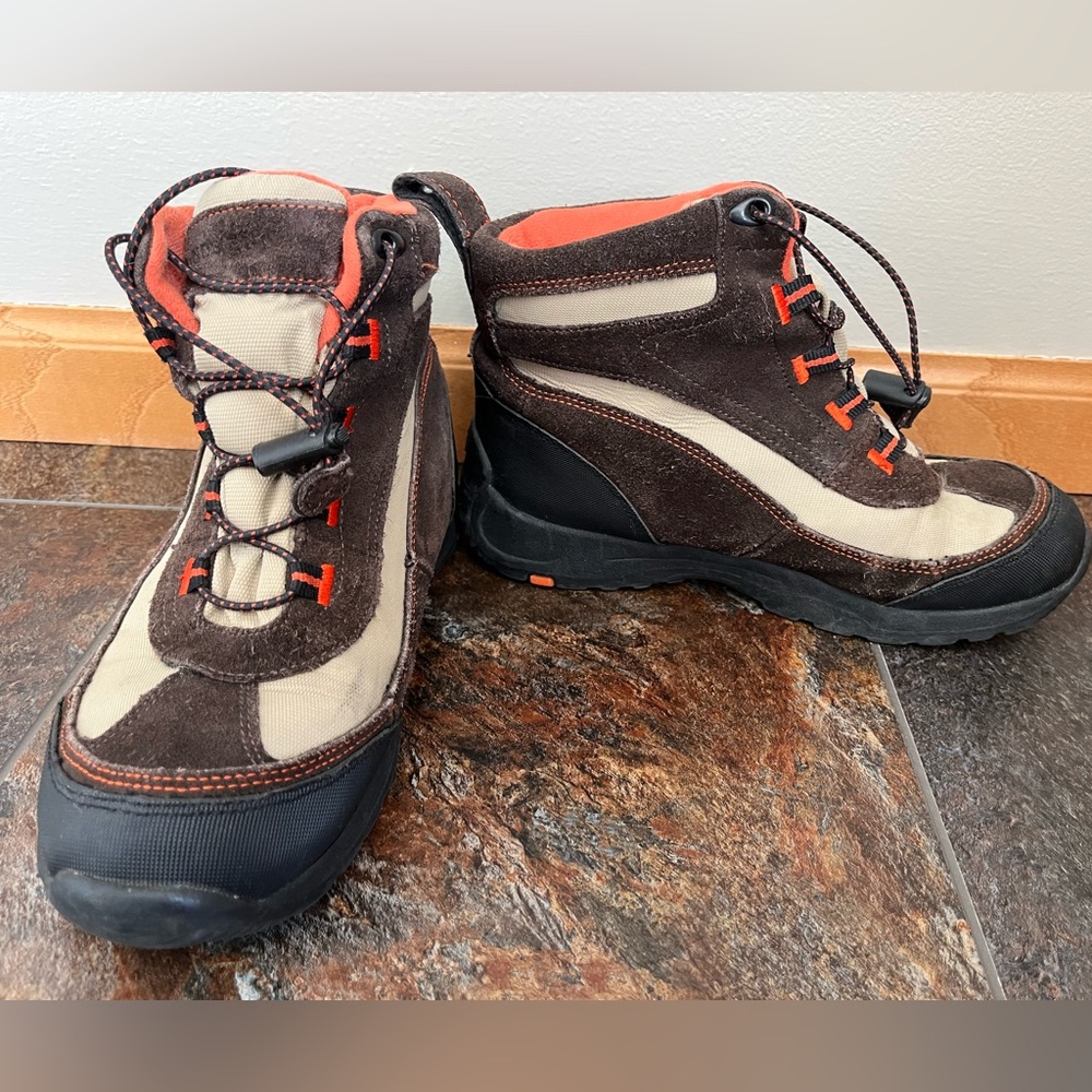 Women’s Lands’ End brown tan orange trail hiking ankle boot. Size 7. 32915